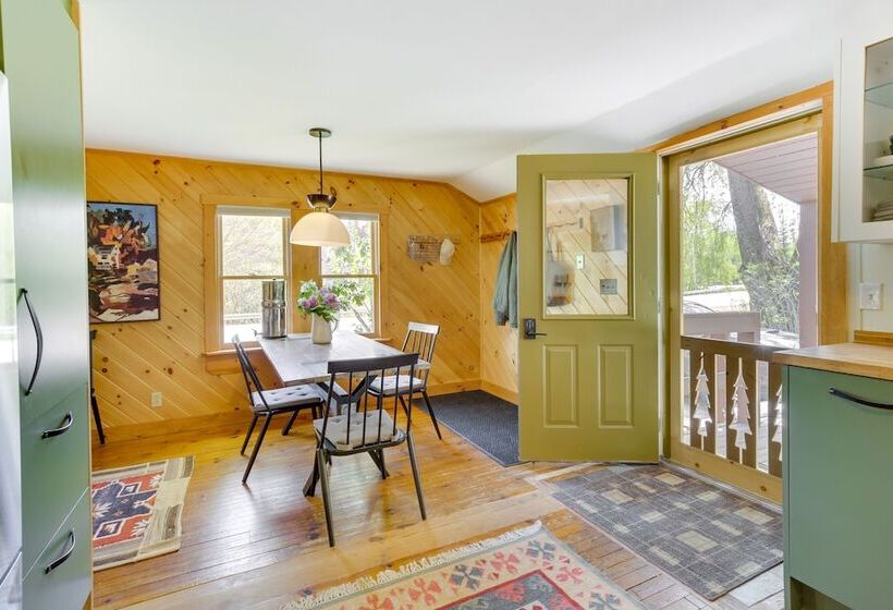 Gorgeous Sunday River Cabin W/ Saltwater Hot Tub!