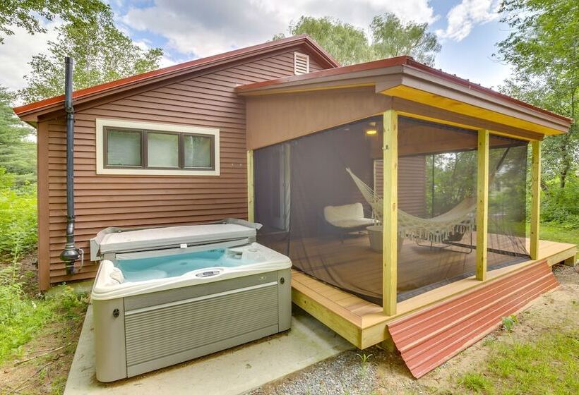 Gorgeous Sunday River Cabin W/ Saltwater Hot Tub!