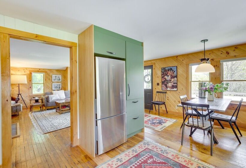 Gorgeous Sunday River Cabin W/ Saltwater Hot Tub!