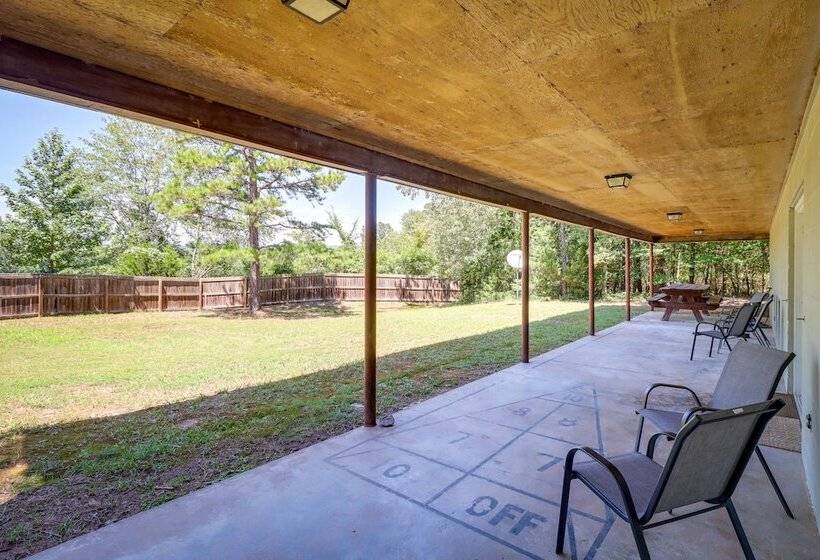 Greers Ferry Hideaway: Lake View, Boat Ramp Access