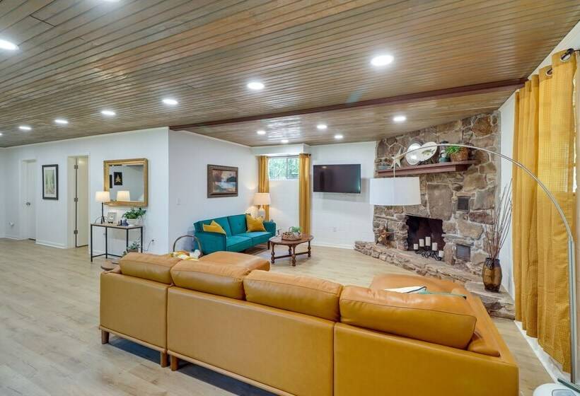 Greers Ferry Hideaway: Lake View, Boat Ramp Access