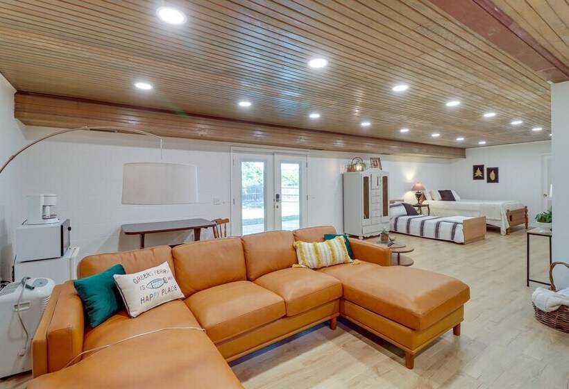 Greers Ferry Hideaway: Lake View, Boat Ramp Access