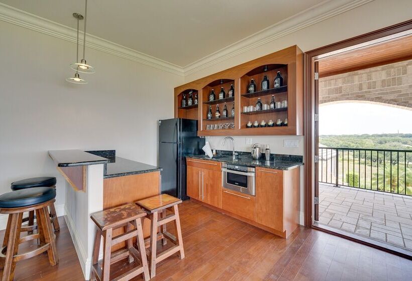 Groveland Home W/ Pool: Luxurious Lakefront Oasis!