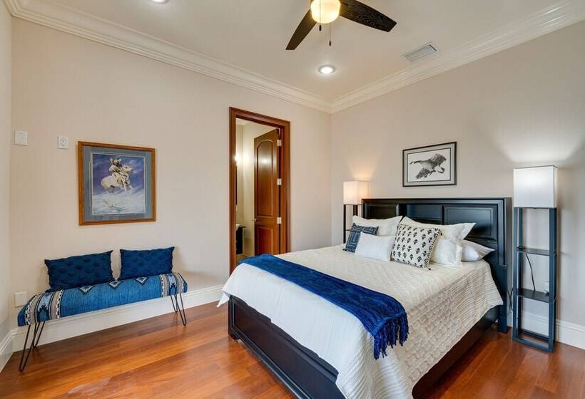 Groveland Home W/ Pool: Luxurious Lakefront Oasis!