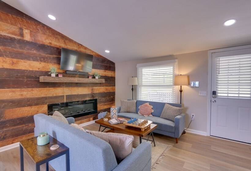 Harpers Ferry Home W/ Private Pool & Hot Tub!