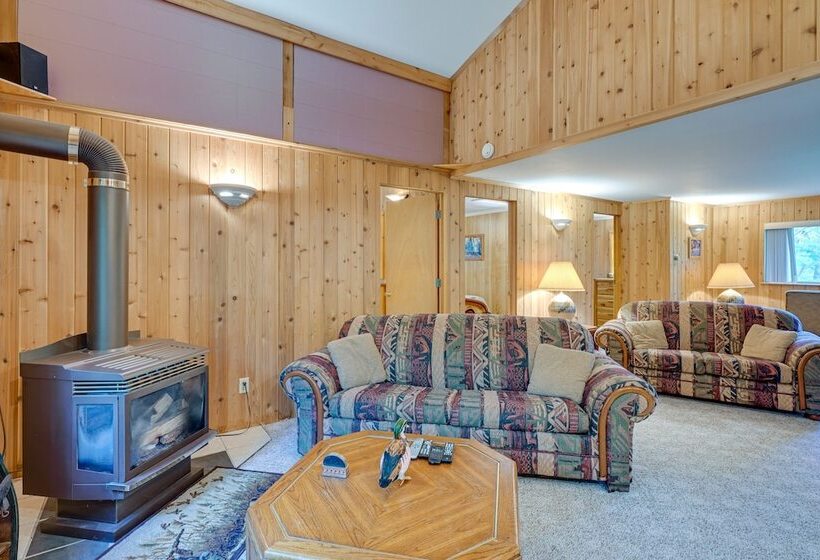 Harrison Cabin W/ Fire Pit & Elbow Lake Access!