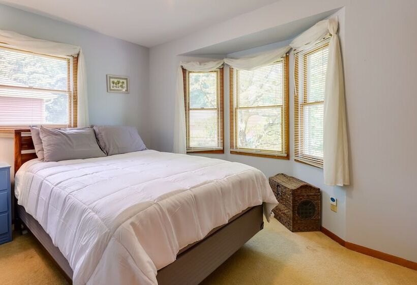 Hart Haven W/ Cozy Fireplace, Deck & Grill!