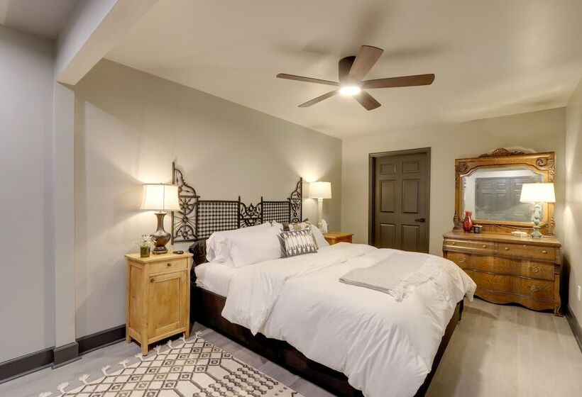 Hayesville River Run Home On Hiwassee River!