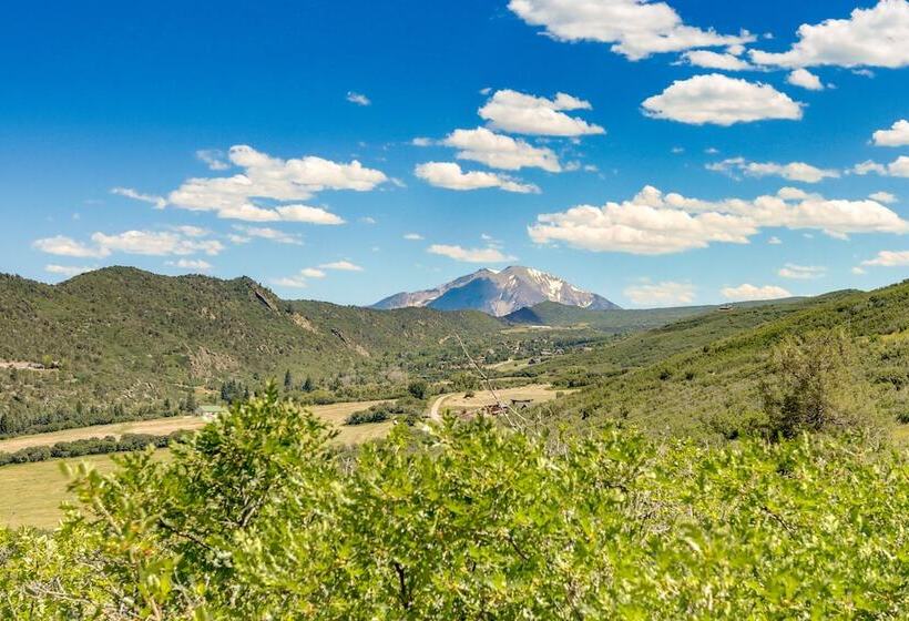 Scenic Mount Sopris View: Historic Alpine Cabin!