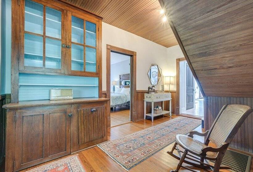 Historic & Charming Pittsboro Home W/ Fireplaces