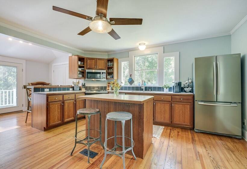 Historic & Charming Pittsboro Home W/ Fireplaces