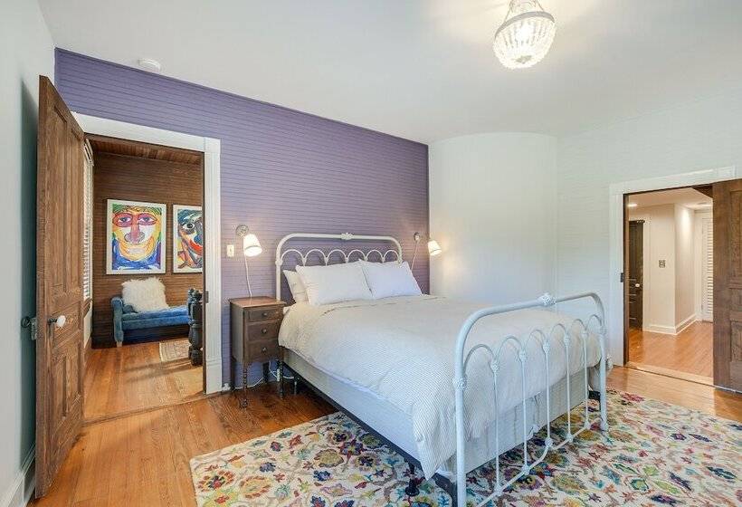 Historic & Charming Pittsboro Home W/ Fireplaces