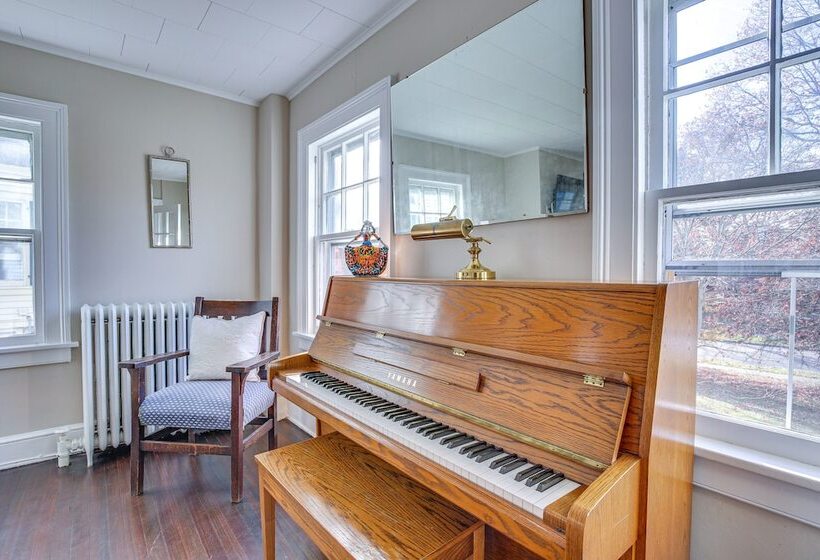 Historic Poughkeepsie Home Near Arlington & Vassar