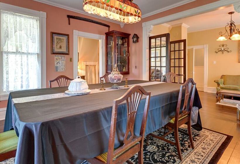 Historical Victorian Home In Charming Waupaca!