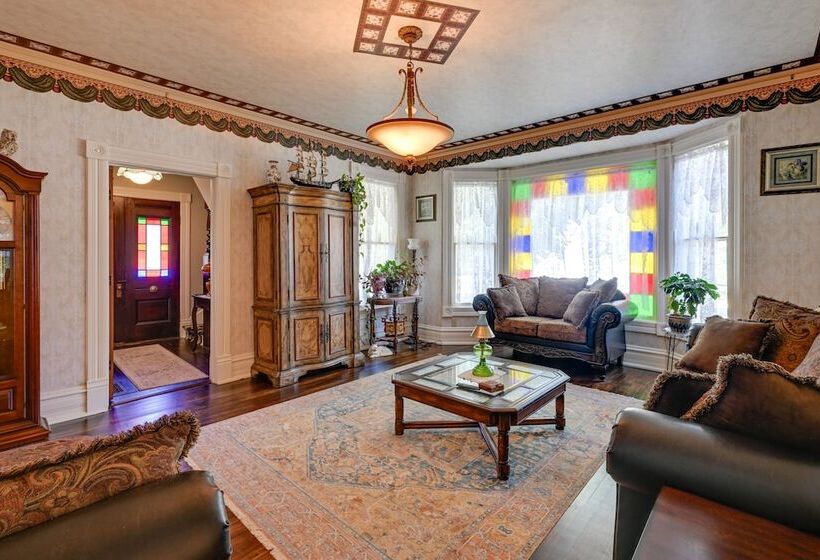 Historical Victorian Home In Charming Waupaca!