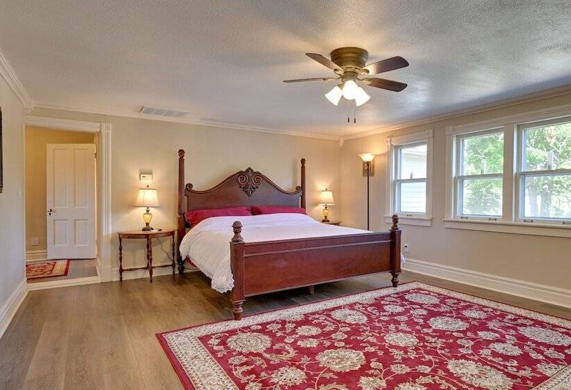 Historical Victorian Home In Charming Waupaca!
