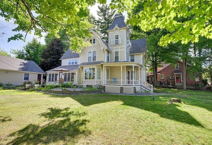 Historical Victorian Home In Charming Waupaca!
