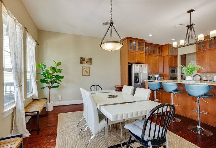 Home On Lake Livingston W/ Deck & 2 Fire Pits!