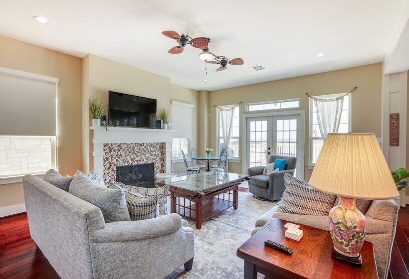 Home On Lake Livingston W/ Deck & 2 Fire Pits!