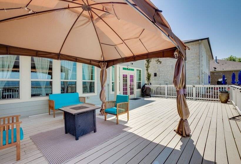 Home On Lake Livingston W/ Deck & 2 Fire Pits!