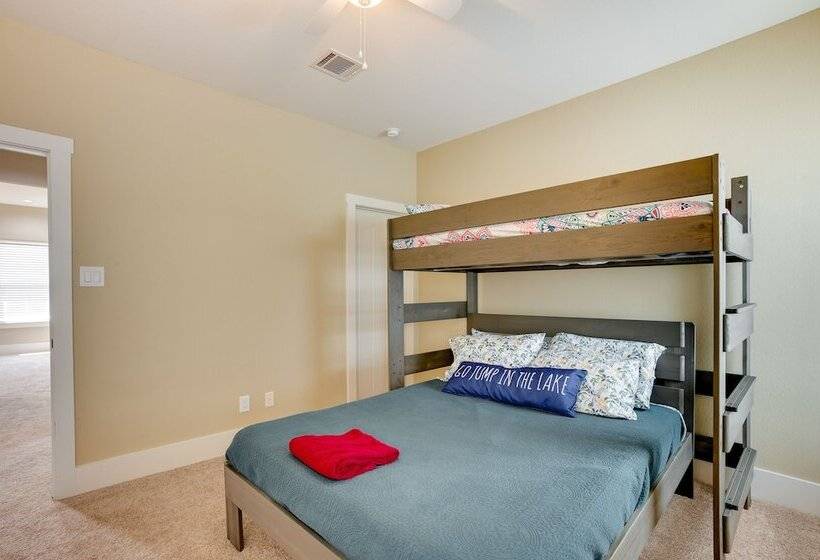 Home On Lake Livingston W/ Deck & 2 Fire Pits!