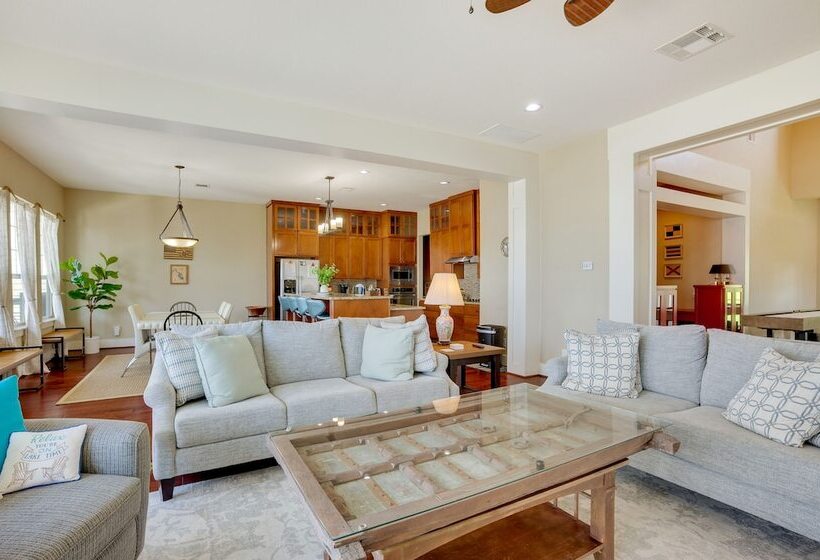 Home On Lake Livingston W/ Deck & 2 Fire Pits!