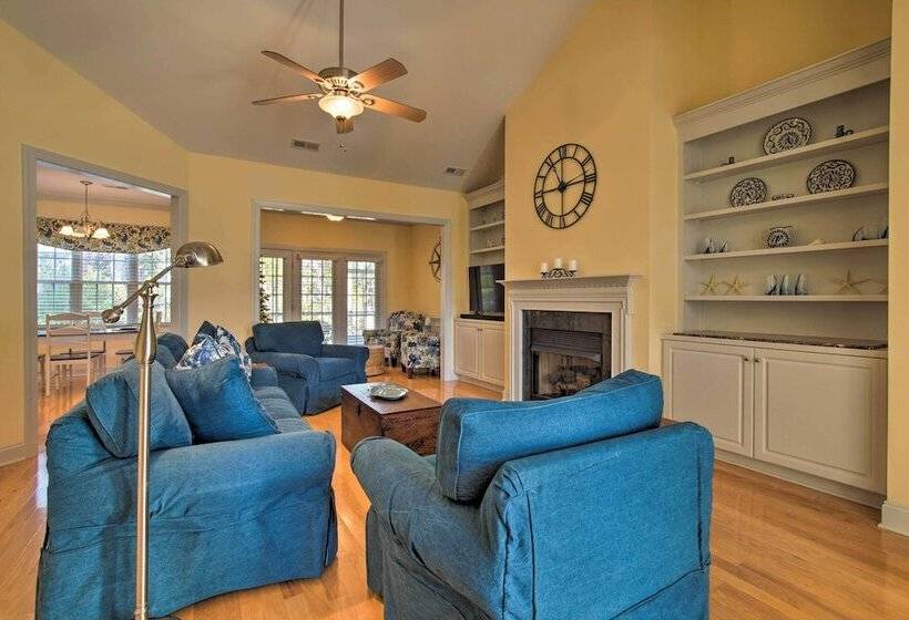 Homey Southport Retreat ~ 8 Mi To Downtown!