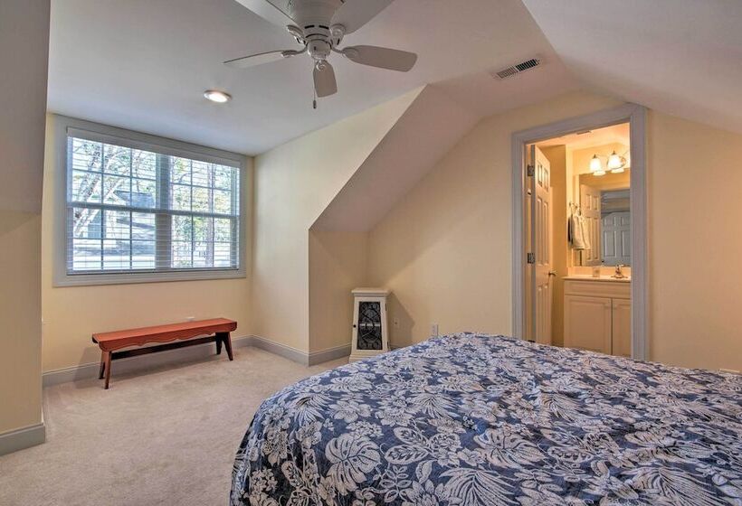 Homey Southport Retreat ~ 8 Mi To Downtown!