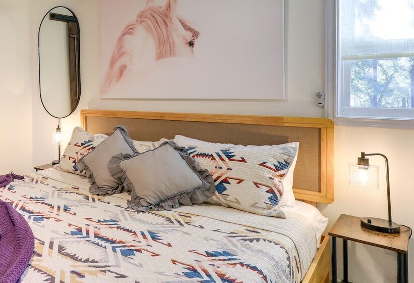 Horse Friendly Weatherford Oasis W/ Splash Pool