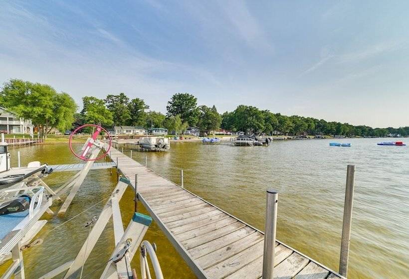 Houghton Lake Family Cottage W/ Game Room!