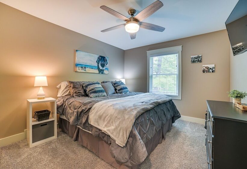 Houghton Lake Home W/ Private Dock + Kayaks!