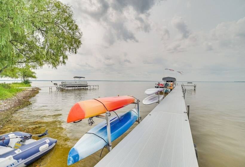 Houghton Lake Home W/ Private Dock + Kayaks!