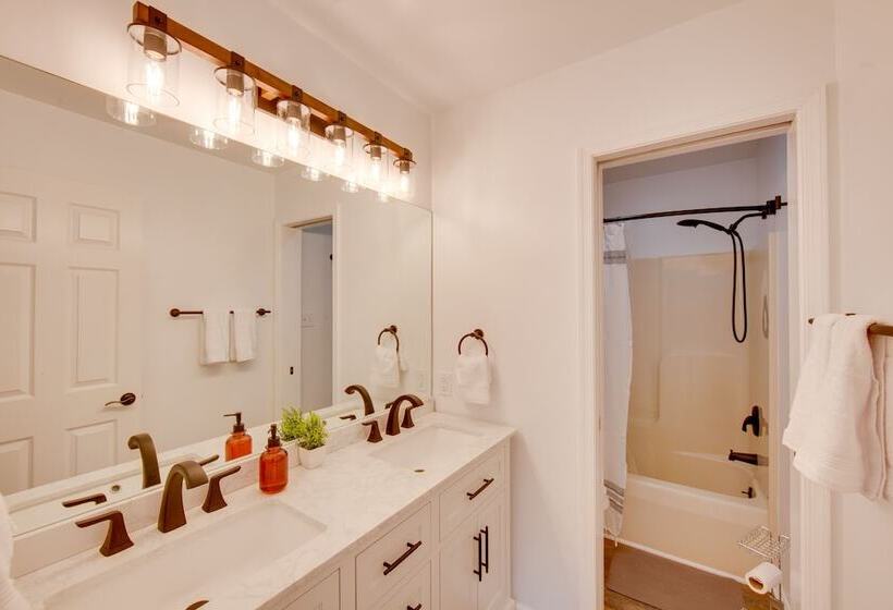 Hummelstown Hideaway W/ Game Room & Large Yard!