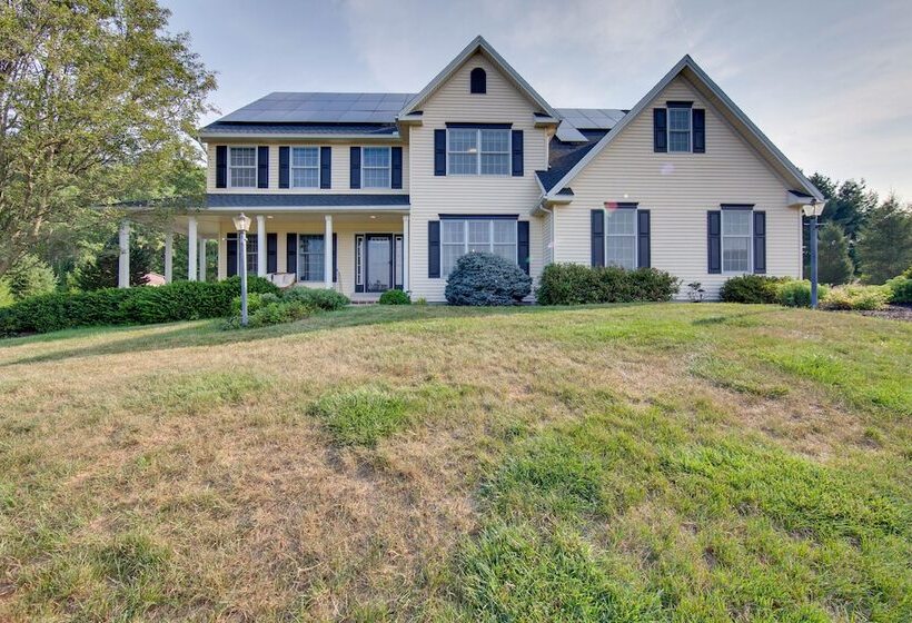 Hummelstown Hideaway W/ Game Room & Large Yard!