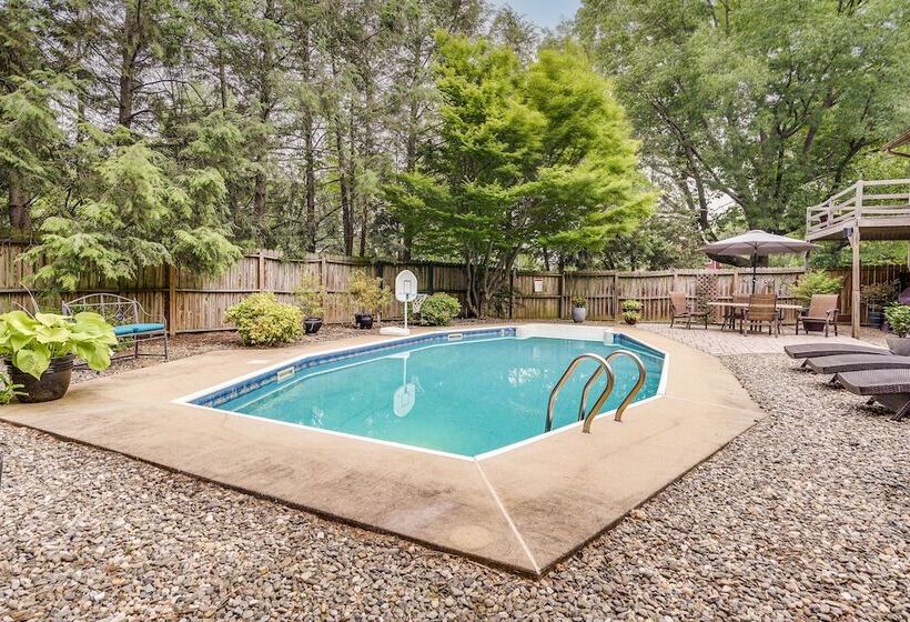 Inviting Lancaster Vacation Home: 3 Mi To Downtown