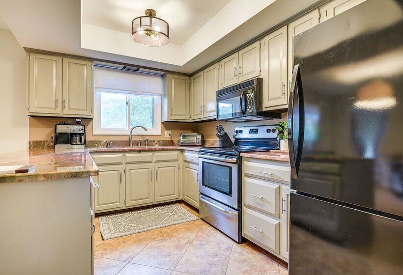 Inviting Lancaster Vacation Home: 3 Mi To Downtown