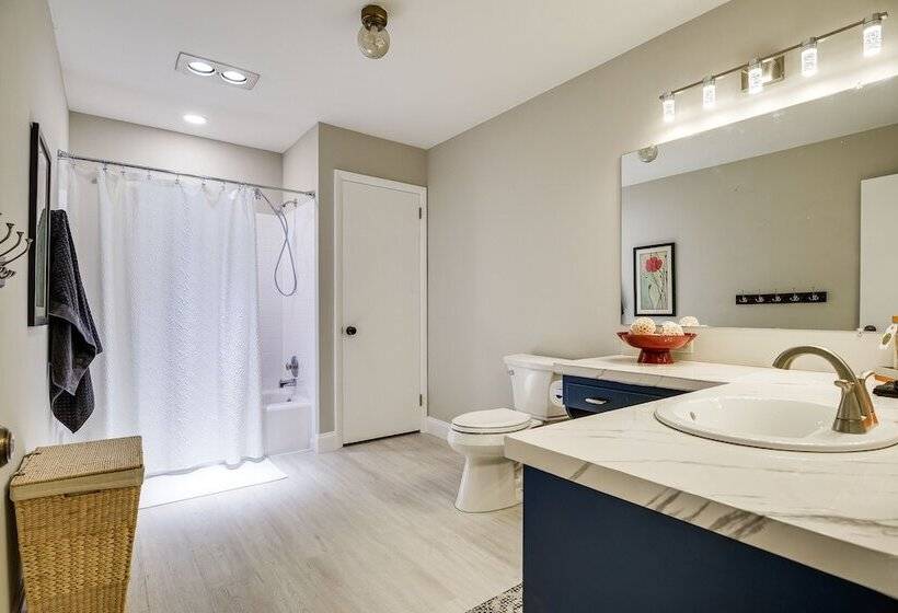 Inviting Lancaster Vacation Home: 3 Mi To Downtown