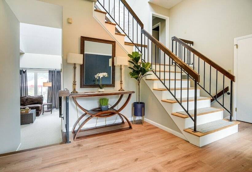 Inviting Lancaster Vacation Home: 3 Mi To Downtown