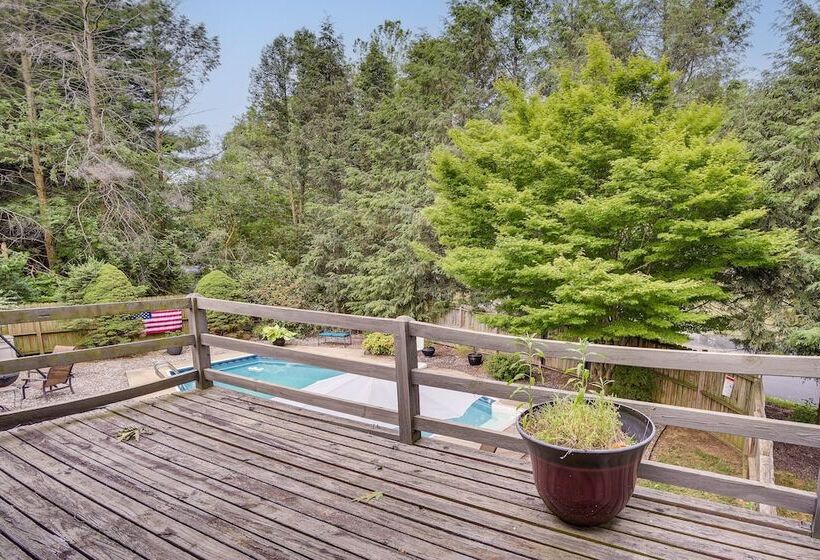 Inviting Lancaster Vacation Home: 3 Mi To Downtown
