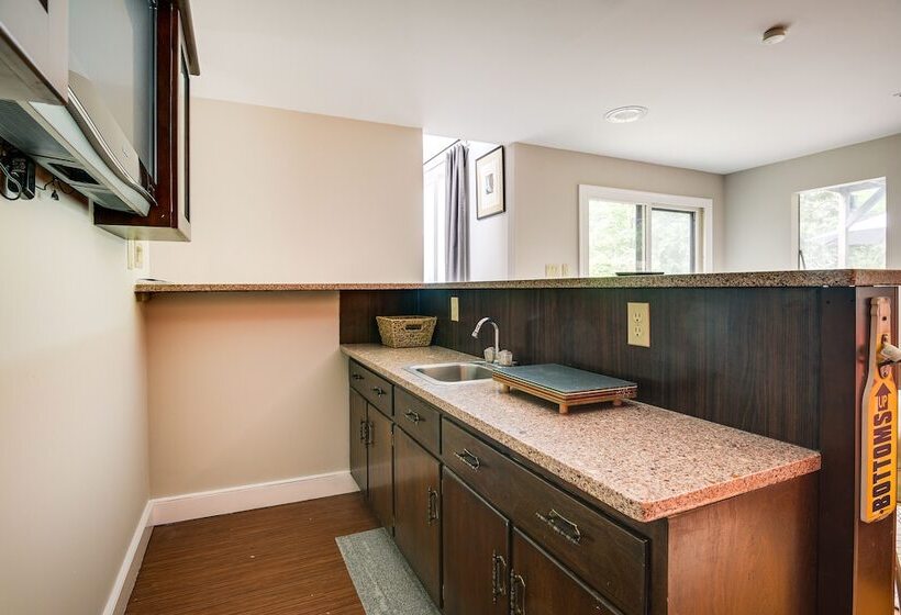 Inviting Lancaster Vacation Home: 3 Mi To Downtown