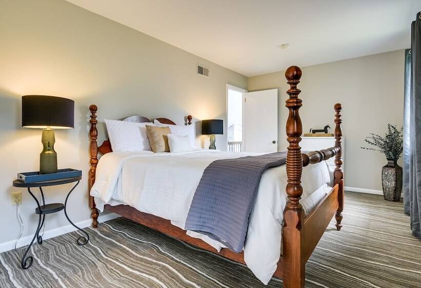 Inviting Lancaster Vacation Home: 3 Mi To Downtown