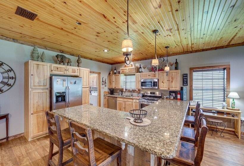 Jefferson Vacation Rental With Golf Cart!