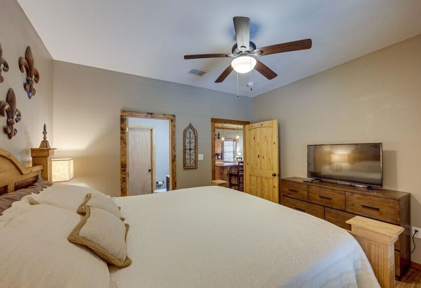 Jefferson Vacation Rental With Golf Cart!