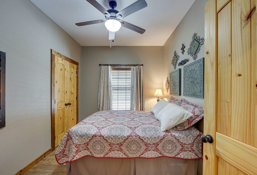 Jefferson Vacation Rental With Golf Cart!