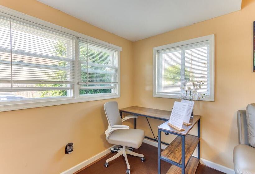 Keansburg Home W/ Private Hot Tub!