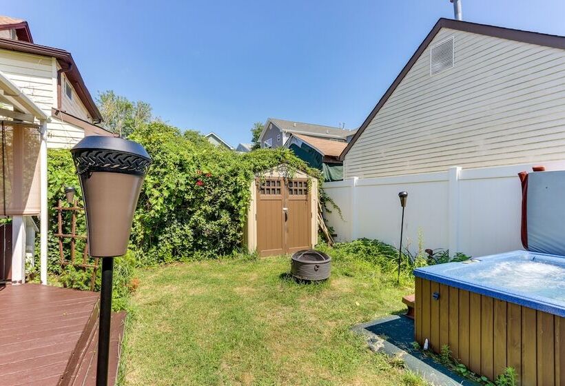 Keansburg Home W/ Private Hot Tub!