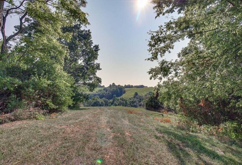 Kentucky Retreat Near Williamstown Lake!