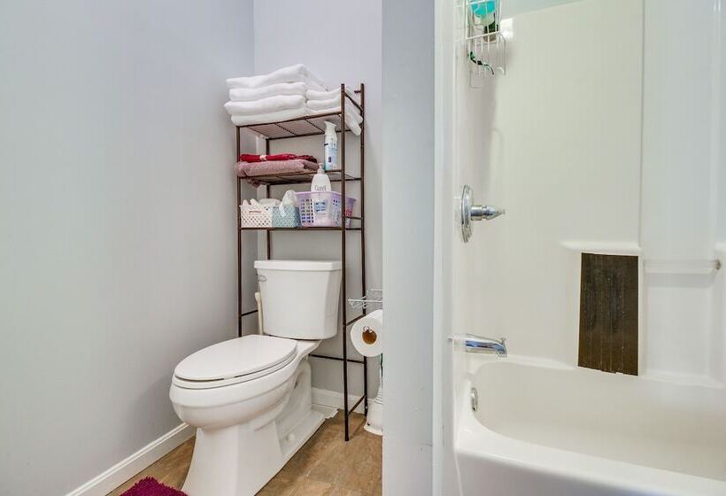 Kentucky Retreat Near Williamstown Lake!