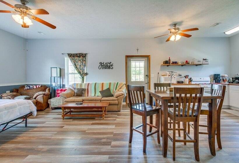 Kentucky Retreat Near Williamstown Lake!