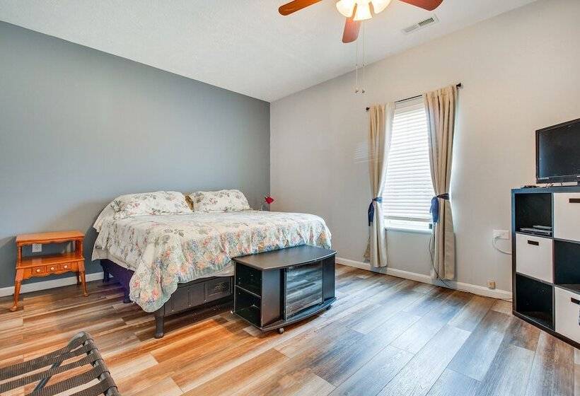 Kentucky Retreat Near Williamstown Lake!